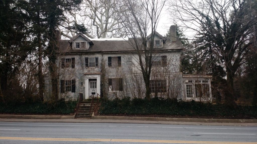 The Weldin House in 2019, before any restoration began.