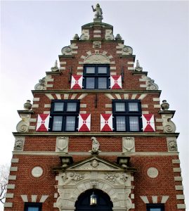 Photo of the façade of the Zwaanendael Museum 