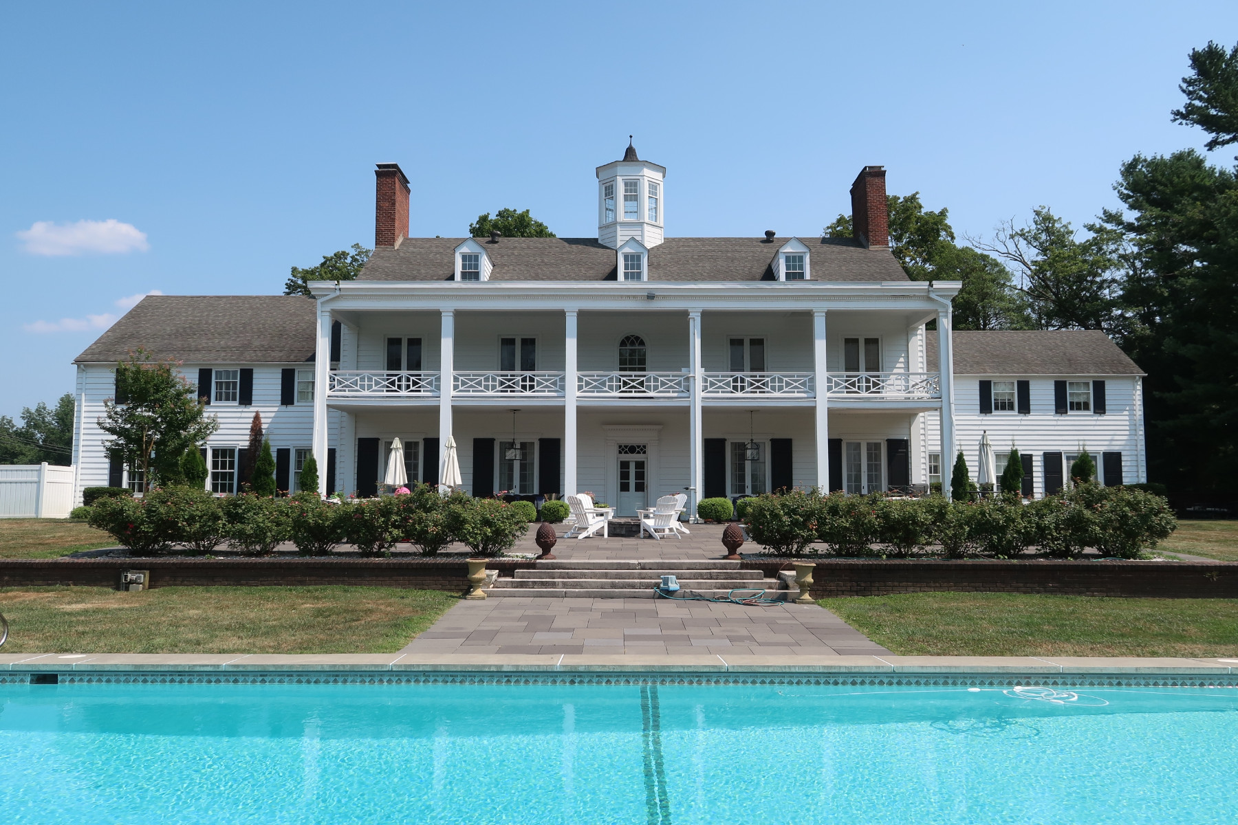 Delaware River mansion conjures history and serenity