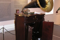 heiges gallery display